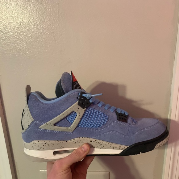 Jordan 4 UNC(university blue)